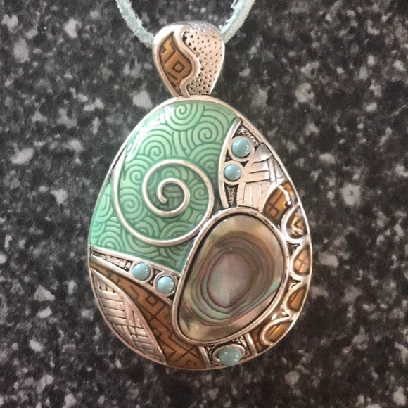 Lia Sophia Jewelry - Lia Sophia necklace